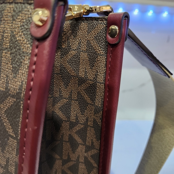 Michael Kors Maple Large NS Signature Tote. NWT - Picture 8 of 12